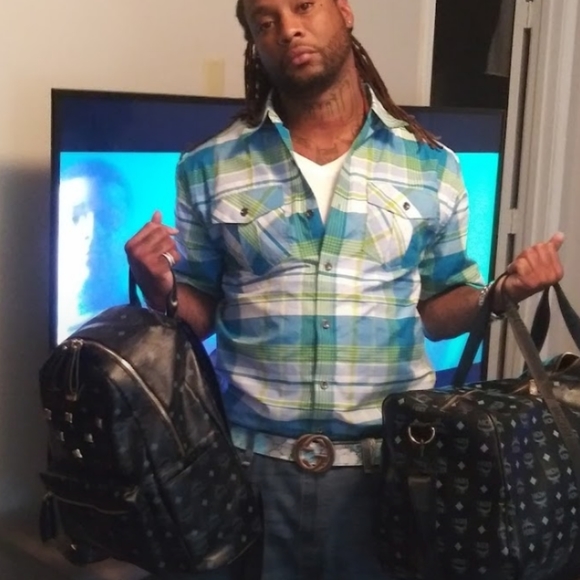 Meet your Posher, Tory - Picture 3 of 16